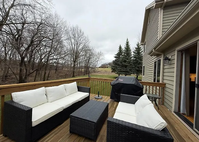 Beautiful House - Hot Tub, Sunroom, Pool Table, Arcade * Galena