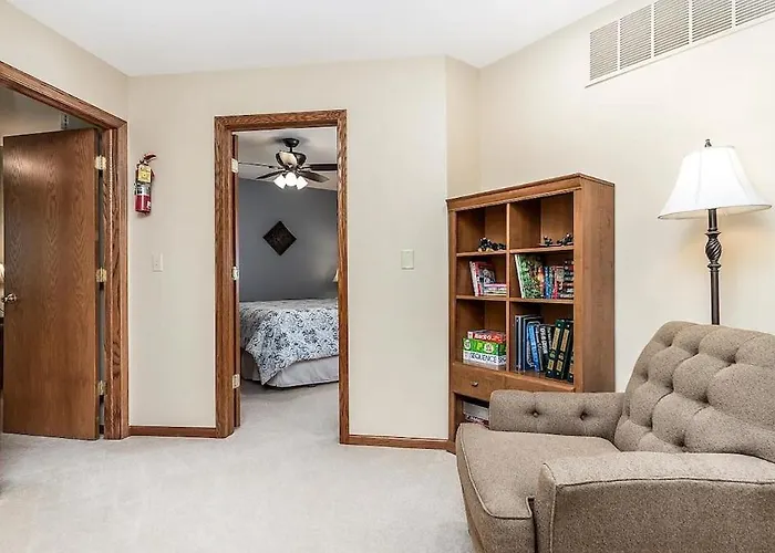 Beautiful House - Hot Tub, Sunroom, Pool Table, Arcade Casa vacanze *